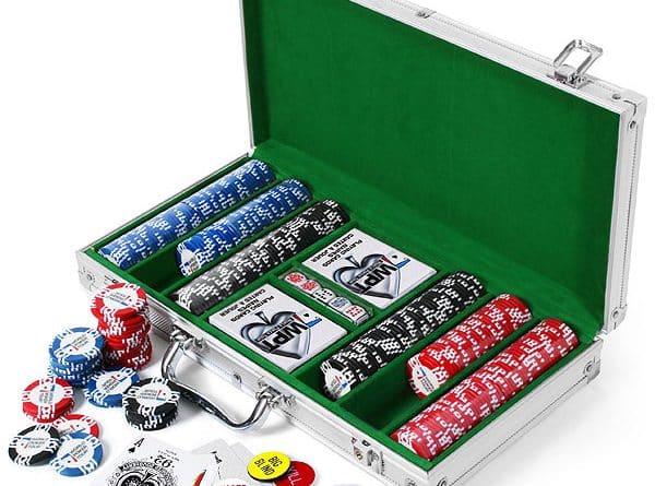 A Review of the 100 World Poker Tour Poker Chip Set