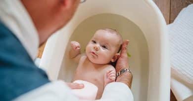 Baby Health Care - Essential Skin Care Tips For Your Newborn
