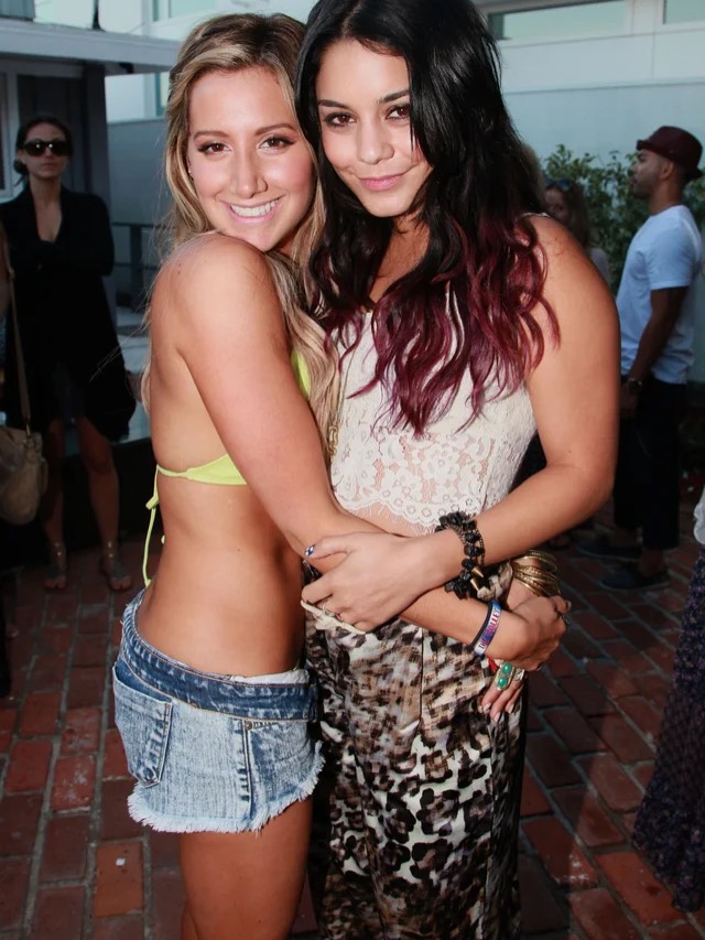 Excerpts from the book “Disney High: The Rise and Fall of Disney Channel’s Tween... 5 Excerpts from the book “Disney High: The Rise and Fall of Disney Channel’s Tween...