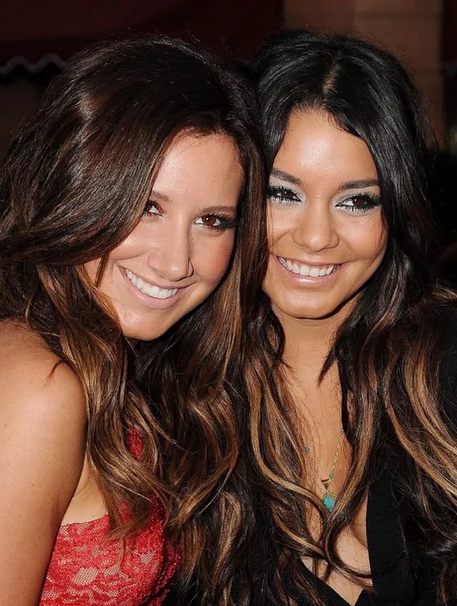 Excerpts from the book “Disney High: The Rise and Fall of Disney Channel’s Tween... 10 Excerpts from the book “Disney High: The Rise and Fall of Disney Channel’s Tween...